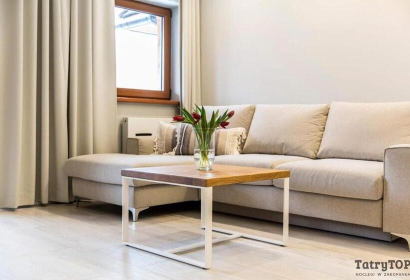 Royal Hill Residence