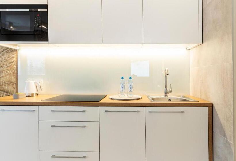 Royal Hill Residence