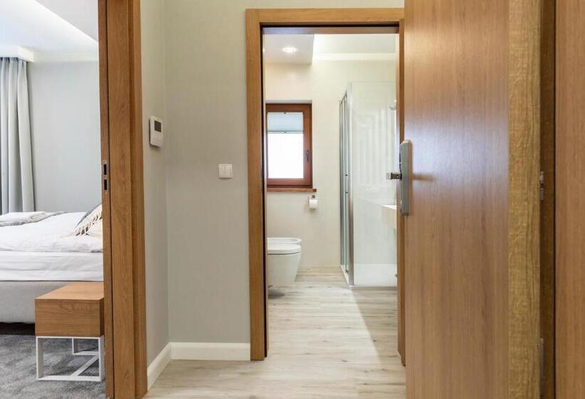 Royal Hill Residence