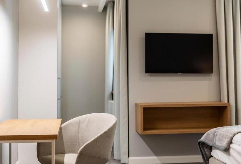 Royal Hill Residence