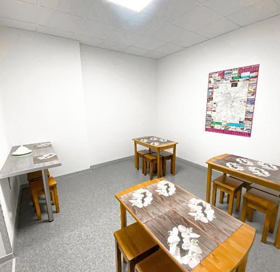 Schronisko Młodzieżowe Ptsm Alko