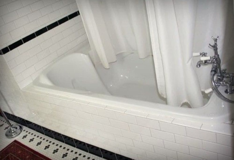 Alaska's Capital Inn Bed And Breakfast