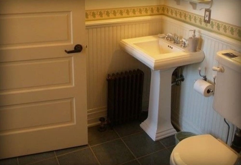 Alaska's Capital Inn Bed And Breakfast