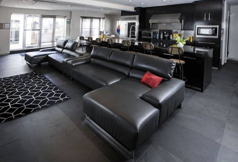 הוסטל Posh South Beach