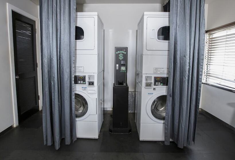 הוסטל Posh South Beach