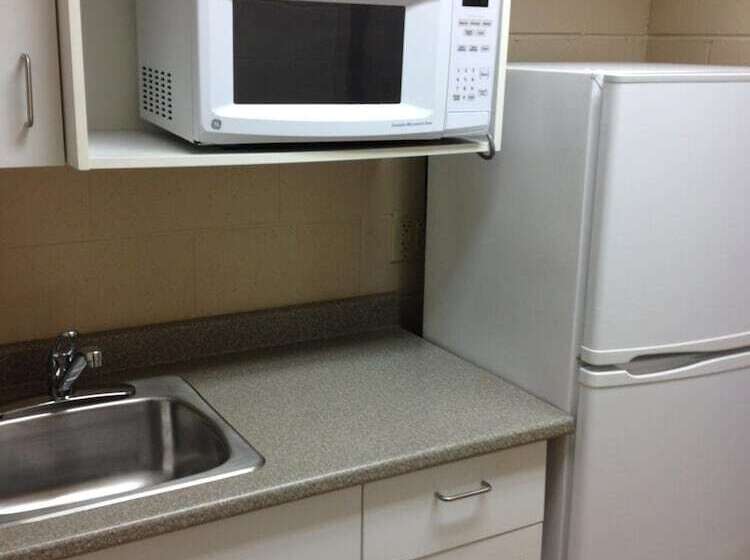 فندق صغير Residence & Conference Centre   Sudbury North