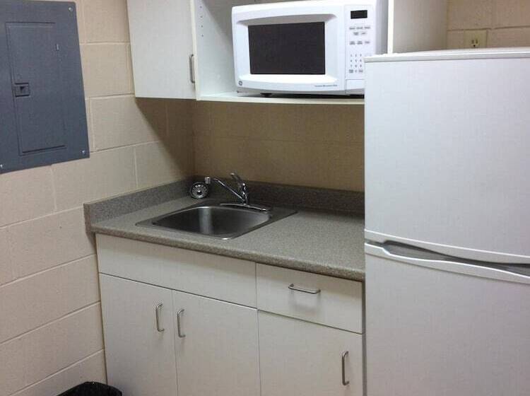 فندق صغير Residence & Conference Centre   Sudbury North