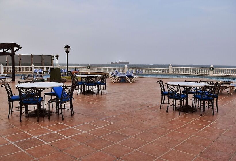 Astur Hotel & Residence