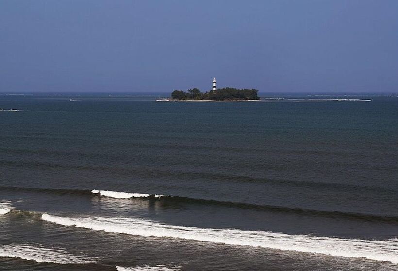 Astur Hotel & Residence