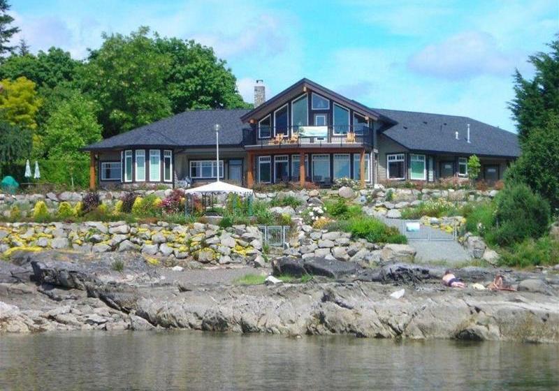 צימר Beachside Garden Bed & Breakfest