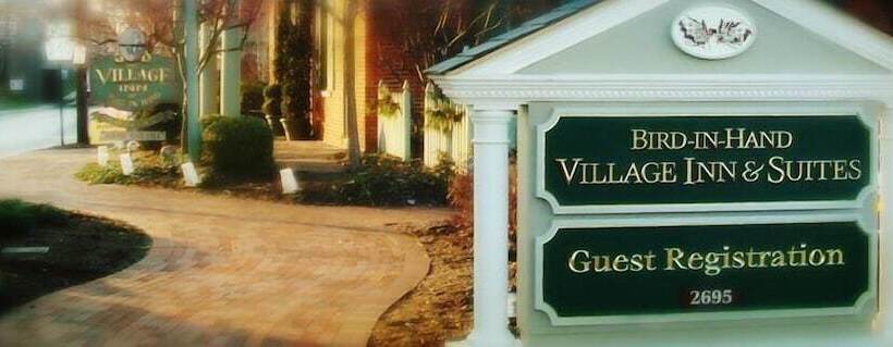 住宿加早餐 Birdinhand Village Inn & Suites