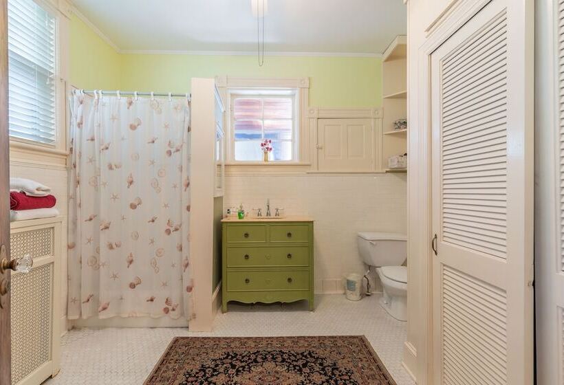 住宿加早餐  Captain Mey's Inn