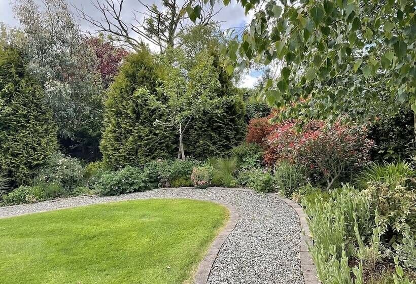 Bed and Breakfast Crowfield Country House