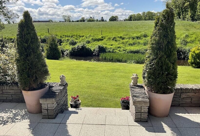 Bed and Breakfast Crowfield Country House