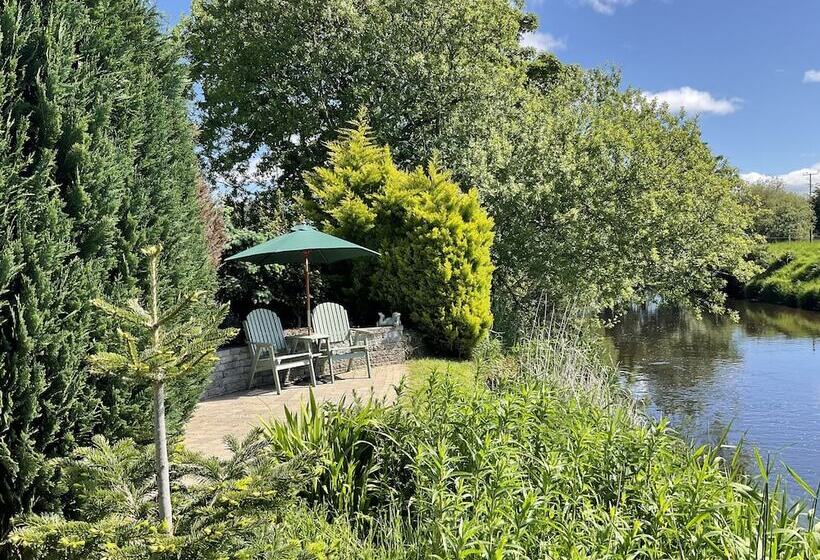 Bed and Breakfast Crowfield Country House