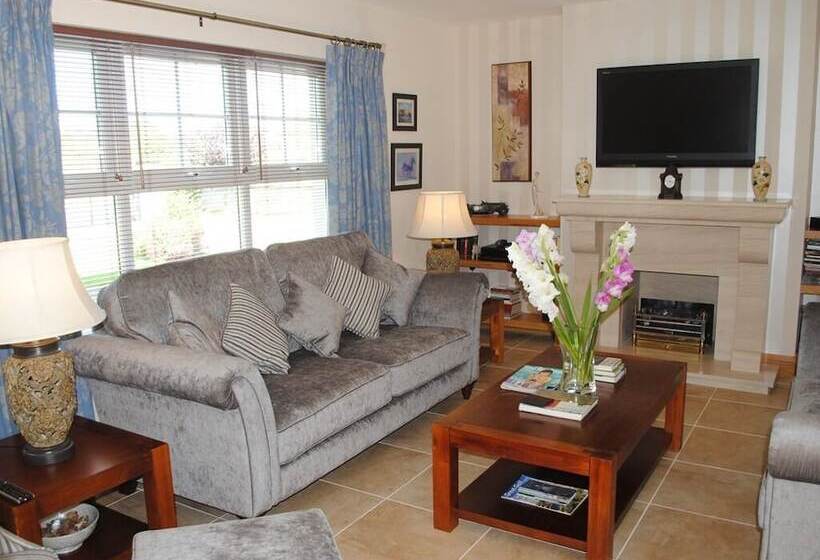 Bed and Breakfast Crowfield Country House