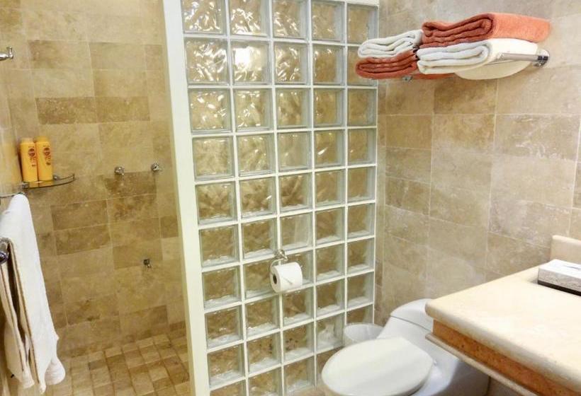 민박 El Sol La Vida Beach Front B/b Adults Only