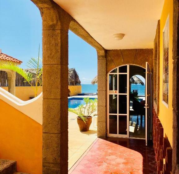 مبيت وإفطار El Sol La Vida Beach Front B/b Adults Only