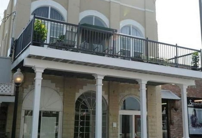 مبيت وإفطار Hamilton House Inn