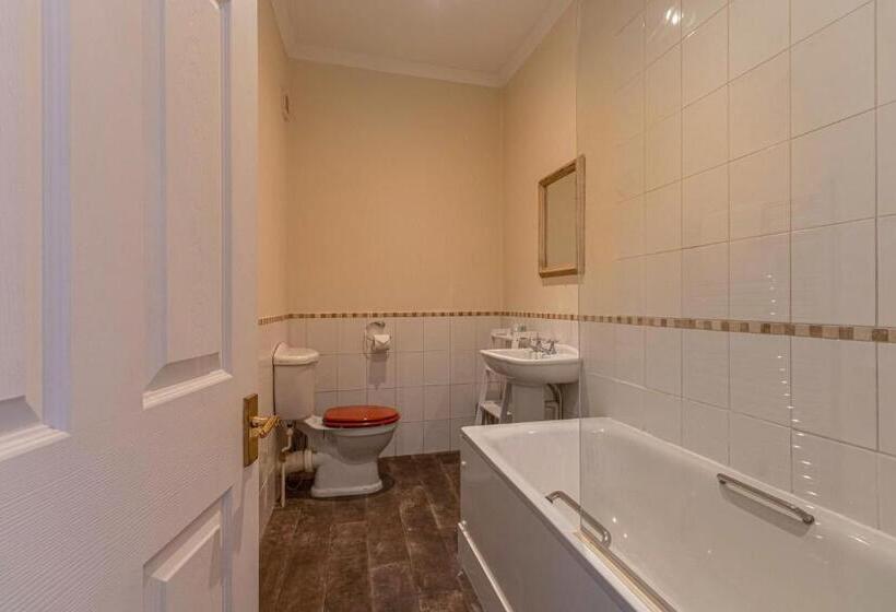 민박 Hewitt S Restaurant & Rooms