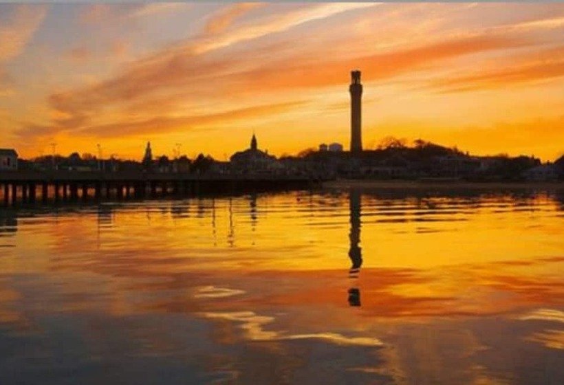تختخواب و صبحانه Lotus Provincetown