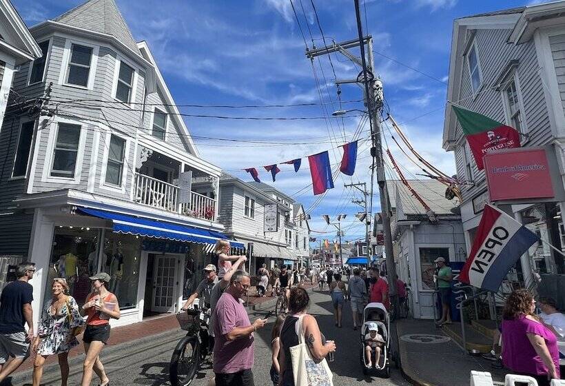 민박 Lotus Provincetown