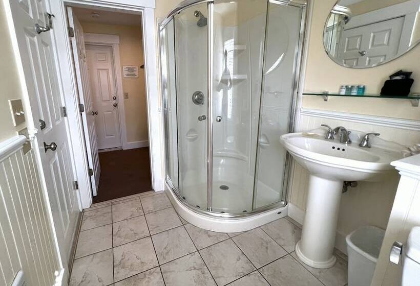 민박 Lotus Provincetown