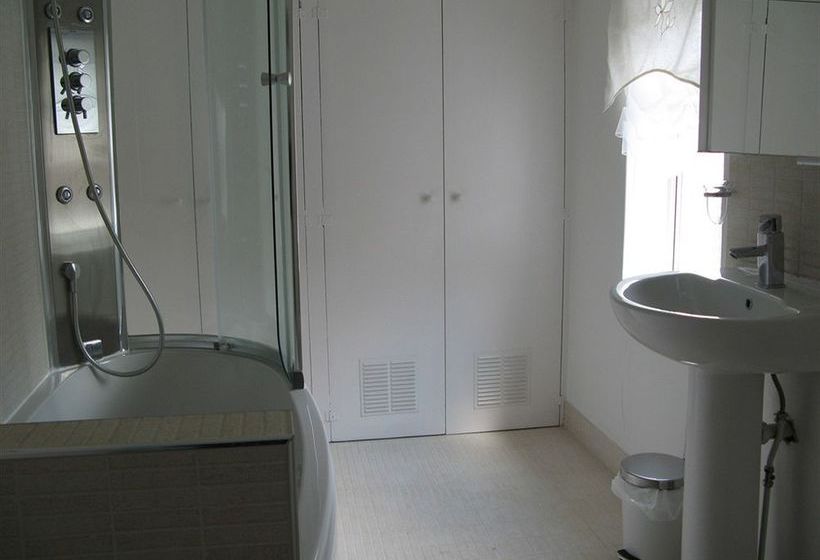 Bed and Breakfast Number 64