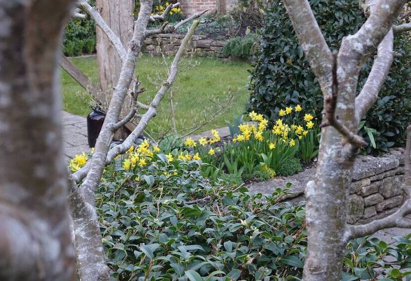 민박 One Holyrood Hotel & Cafe