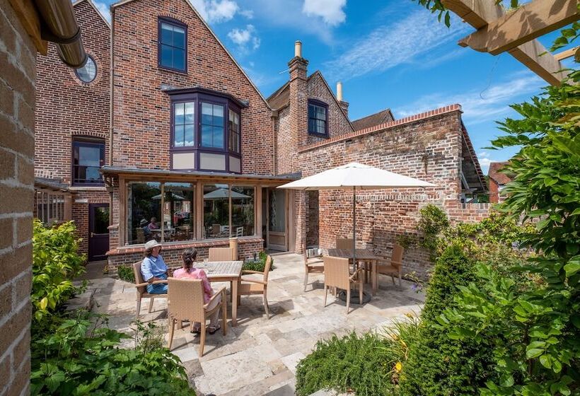 민박 One Holyrood Hotel & Cafe