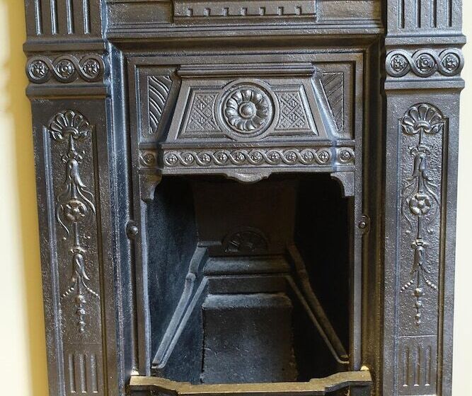 민박 One Holyrood Hotel & Cafe