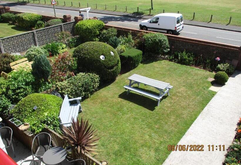 住宿加早餐 Sefton Lodge Seafront ,panoramic Sea View Ensuite Balconys Available, Guest Garden