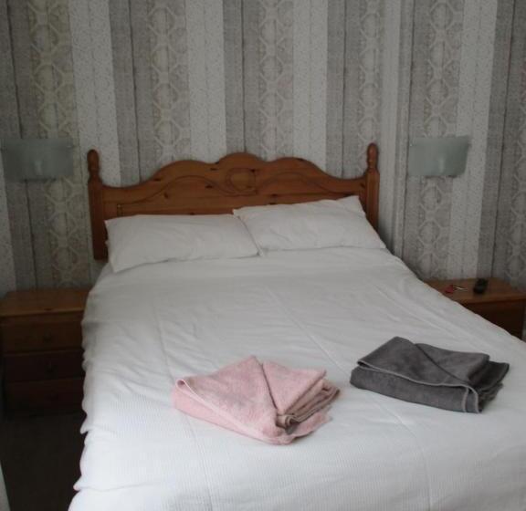 住宿加早餐 Sefton Lodge Seafront ,panoramic Sea View Ensuite Balconys Available, Guest Garden