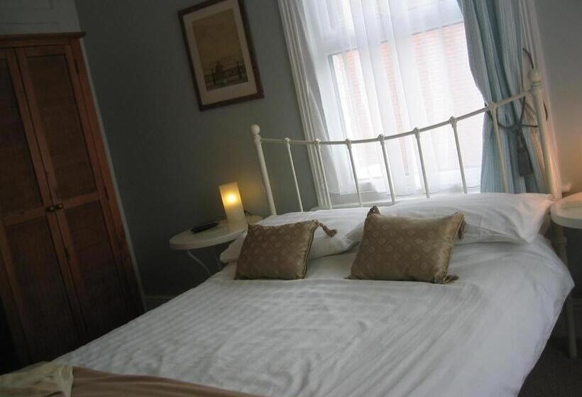 تختخواب و صبحانه The Beeches