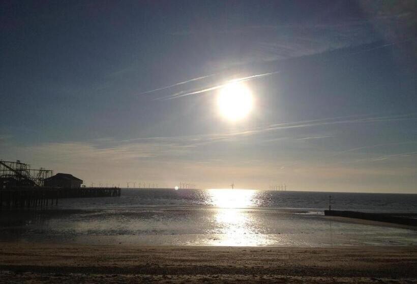 تختخواب و صبحانه The Beeches