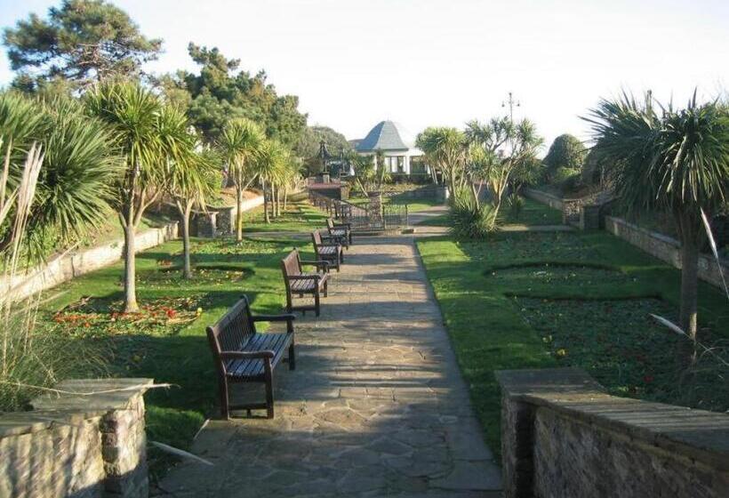 تختخواب و صبحانه The Beeches