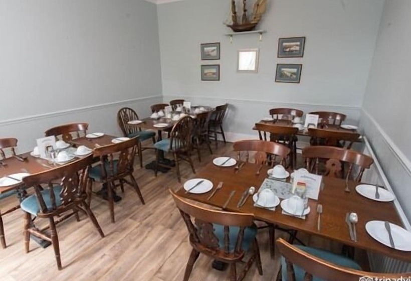 تختخواب و صبحانه The Beeches