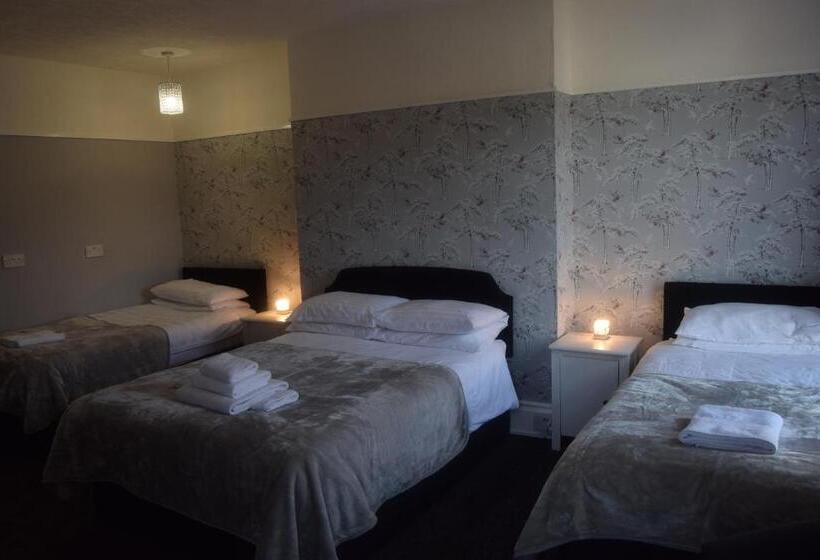 تختخواب و صبحانه The Blenheim