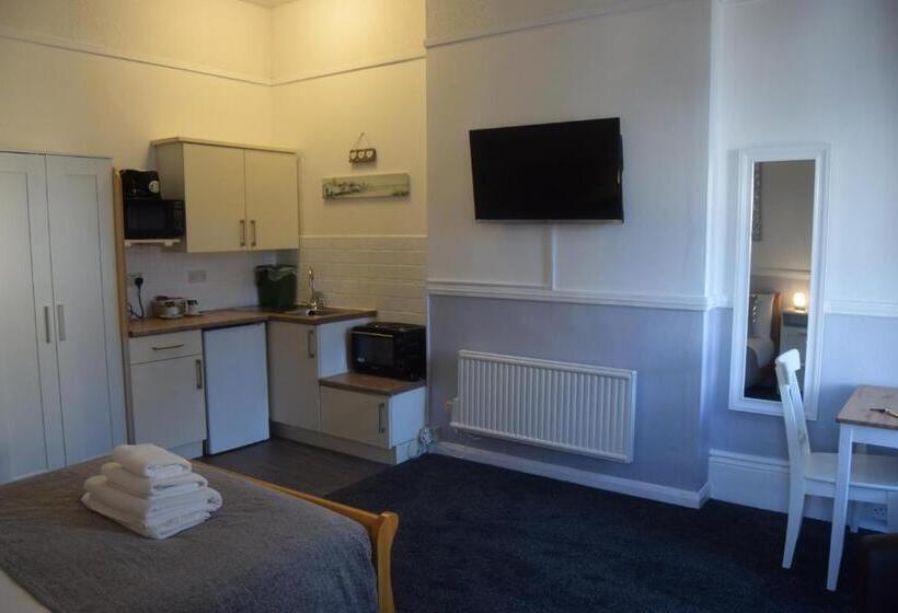 تختخواب و صبحانه The Blenheim