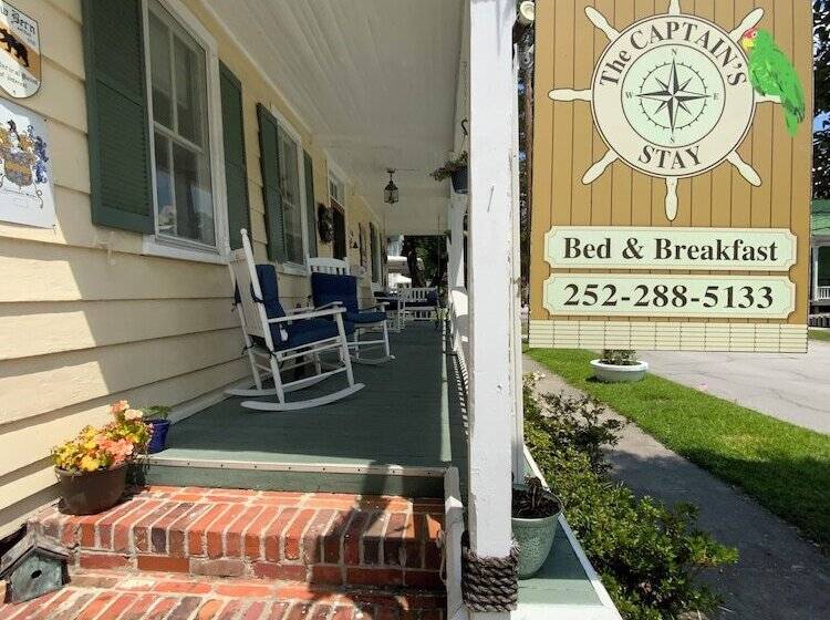 تختخواب و صبحانه The Captain's Stay