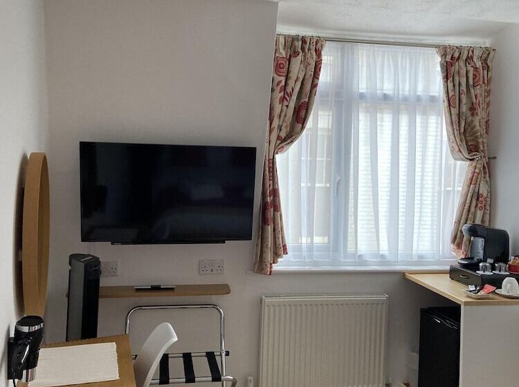 مبيت وإفطار The Clarence