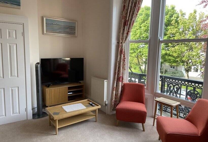 مبيت وإفطار The Clarence