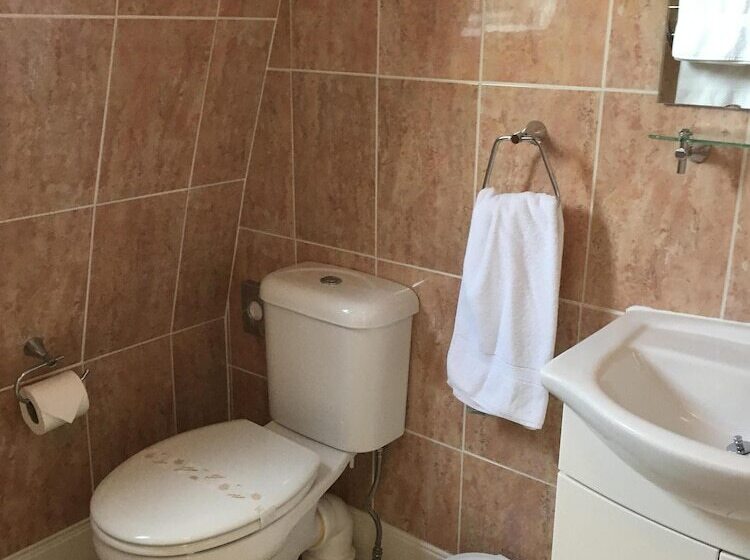 مبيت وإفطار The Clarence