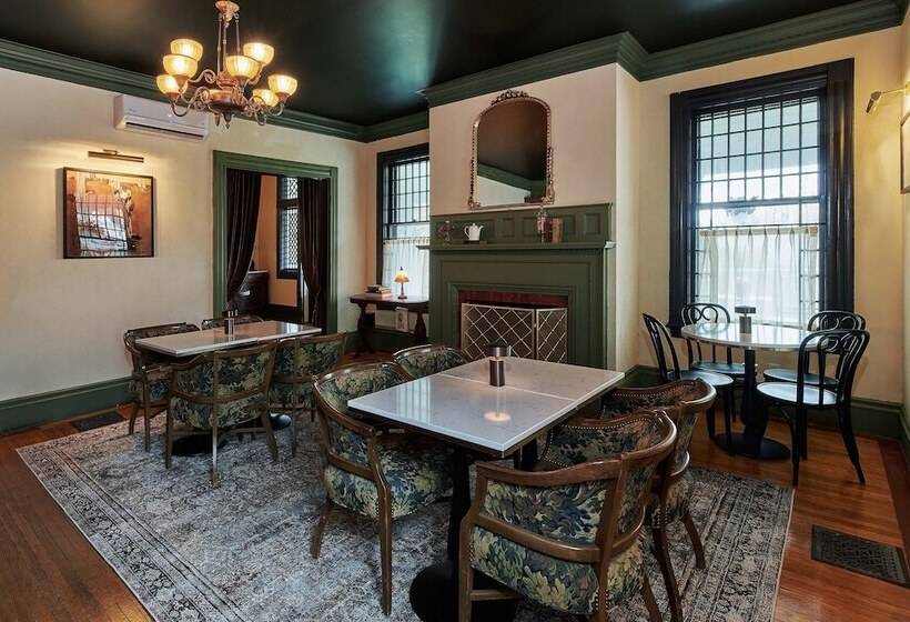 تختخواب و صبحانه The Constance, The Whitlock, & The Dewey By The Lenox Collection