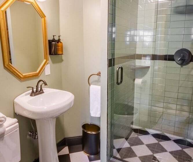 مبيت وإفطار The Constance, The Whitlock, & The Dewey By The Lenox Collection