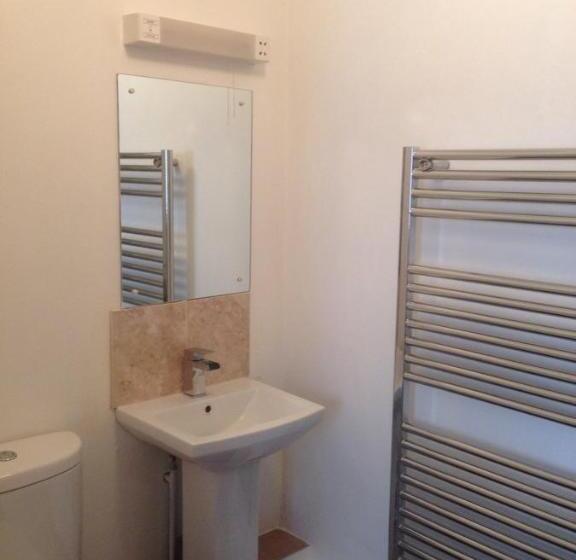 تختخواب و صبحانه The Queen Anne