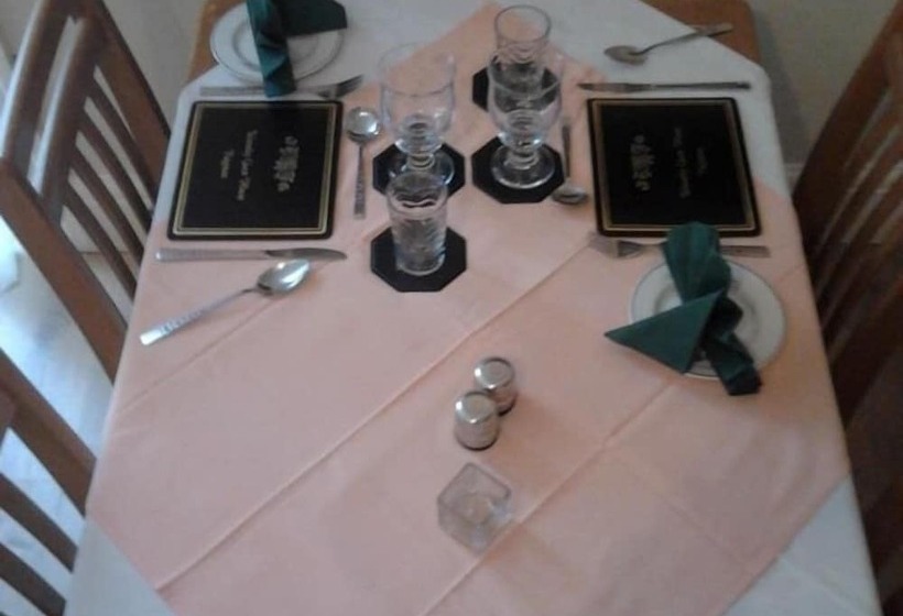 تختخواب و صبحانه Waverley Guest House