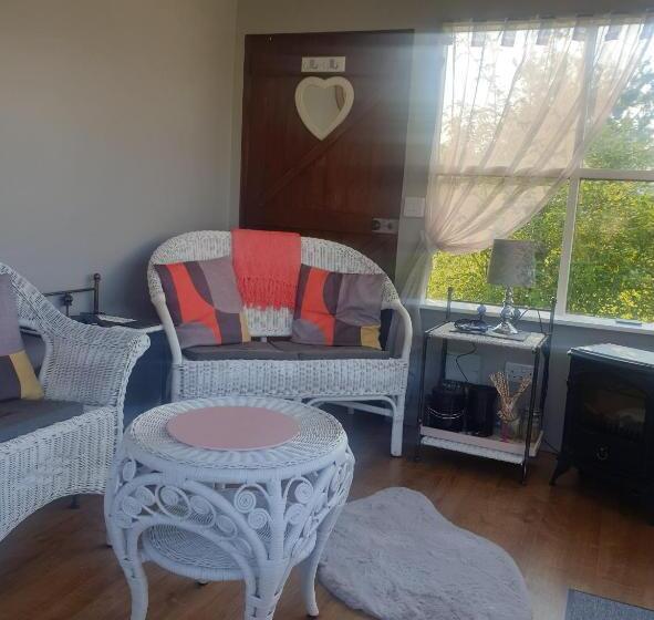 Broadlea Of Robgill Country Cottage & Bed And Breakfast