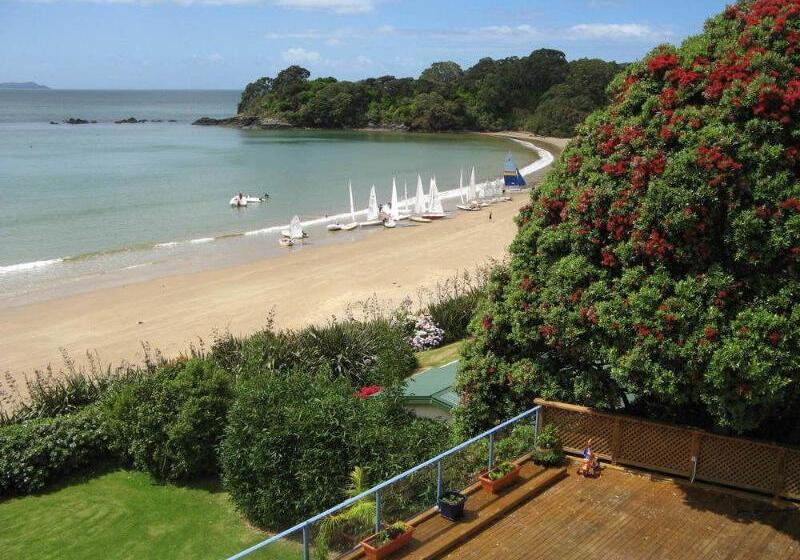 By The Bay Beachfront Apartments