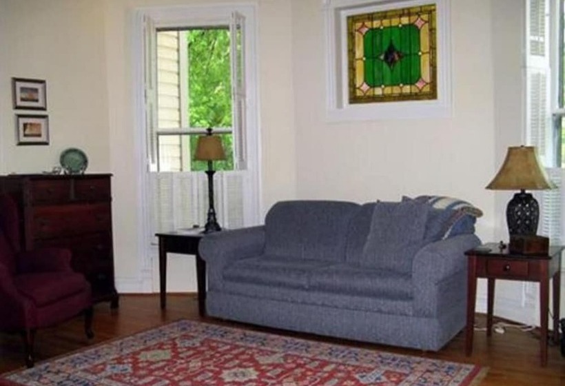 Charles Bass House Bed & Breakfast